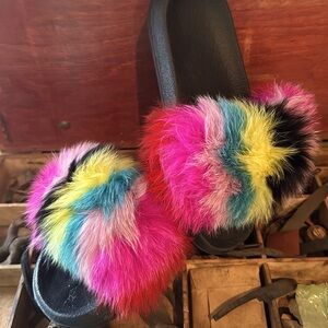 Cute furry shoes size 7